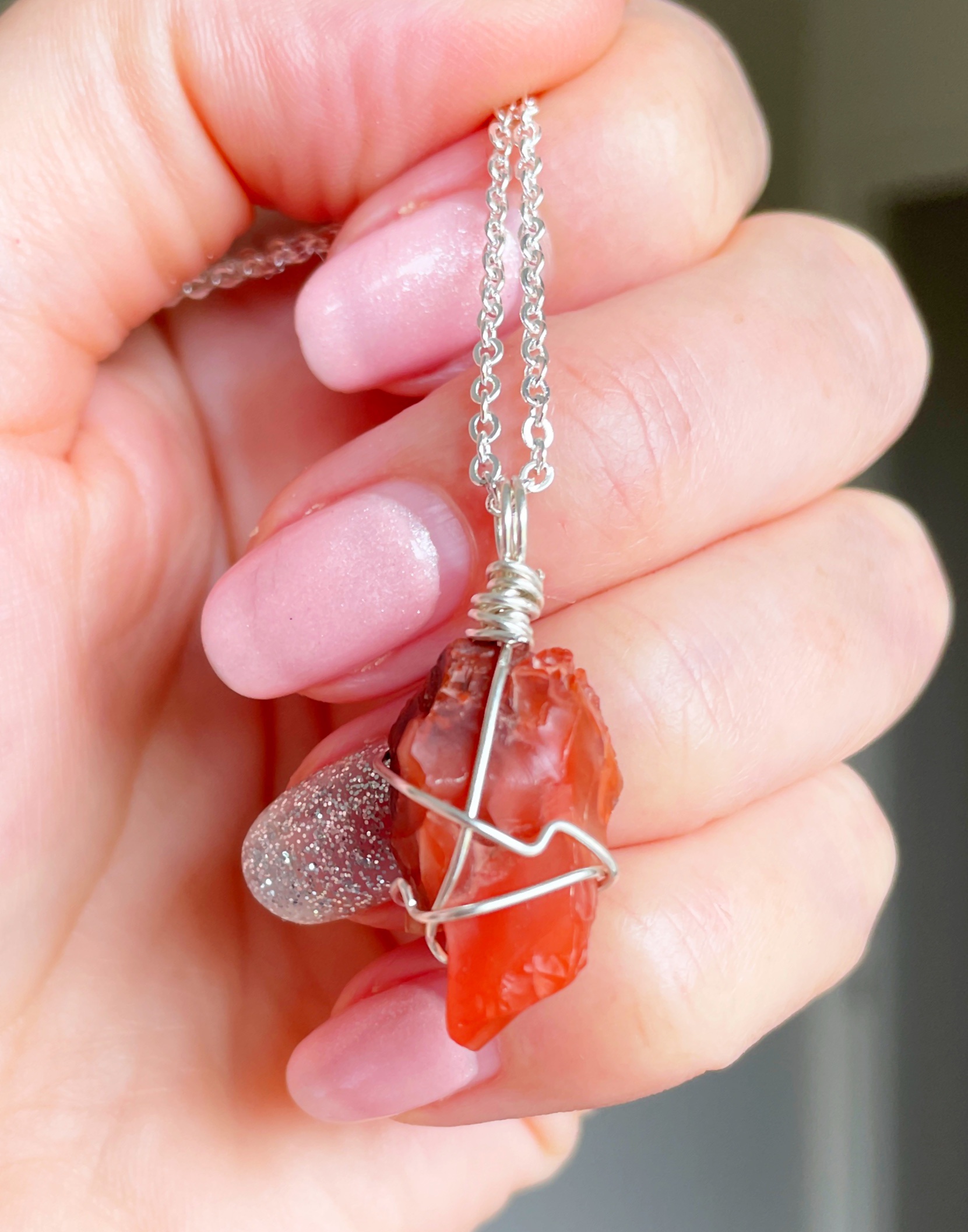 Raw Carnelian Crystal Necklace, Natural Gemstone, Red Carnelian – Abiza