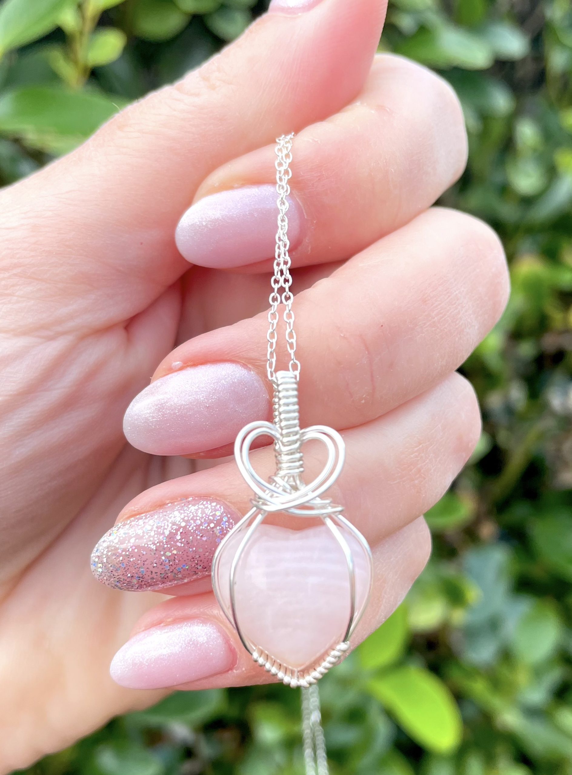 Rose quartz heart pendant